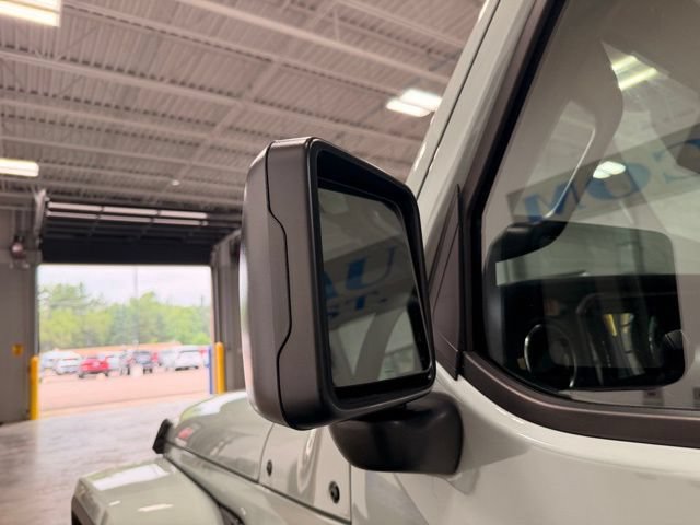 Used 2024 Jeep Wrangler Unlimited Sahara w/ Technology Group AWD/4WD image 16