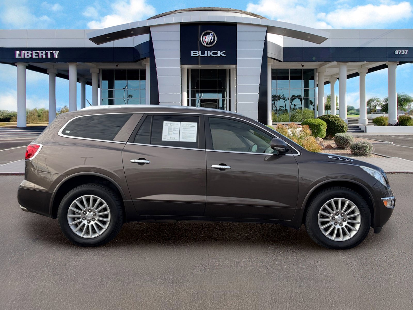 Used 2011 Buick Enclave CXL FWD image 3