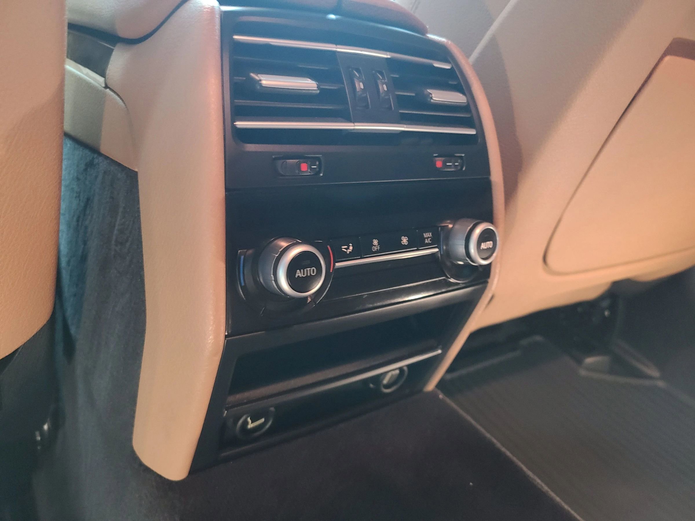 Used 2014 BMW 740Li image 27