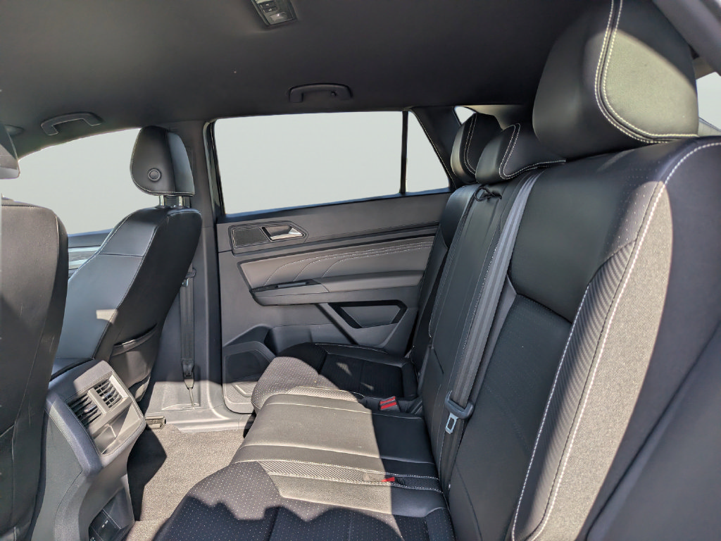 Certified 2023 Volkswagen Atlas Cross Sport SE FWD image 18