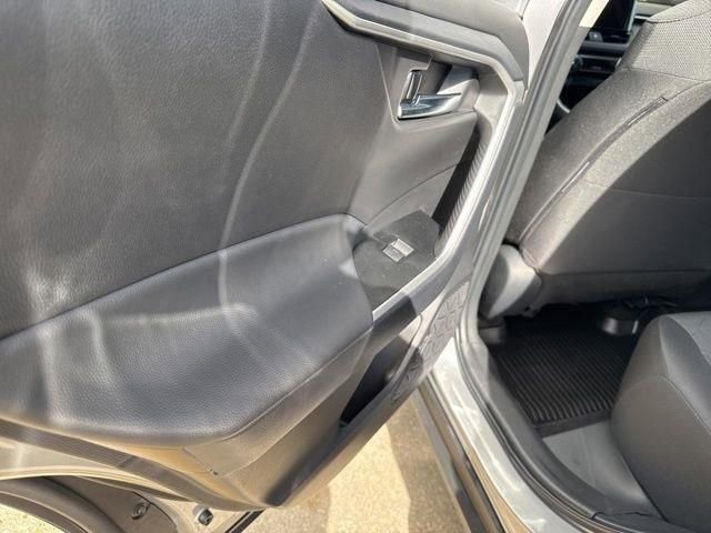 Used 2024 Toyota RAV4 XLE image 27