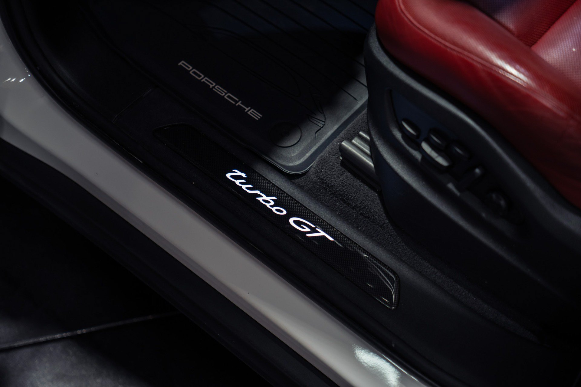 Used 2022 Porsche Cayenne Turbo GT AWD/4WD image 18