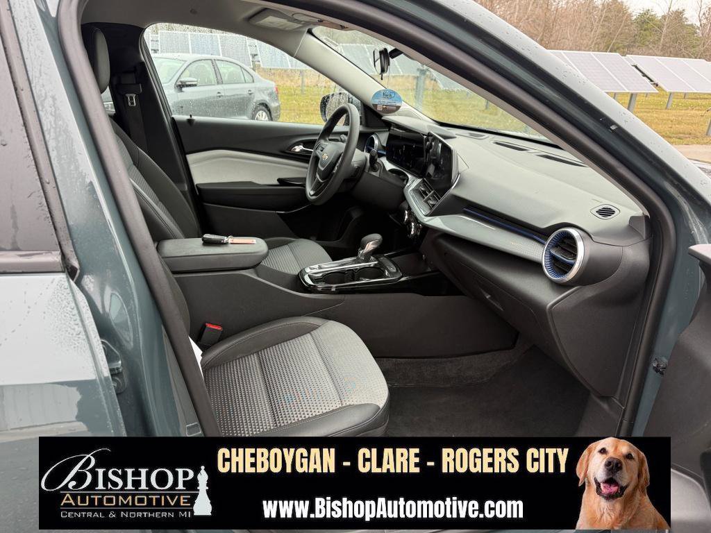 Used 2025 Chevrolet Trax LT image 27