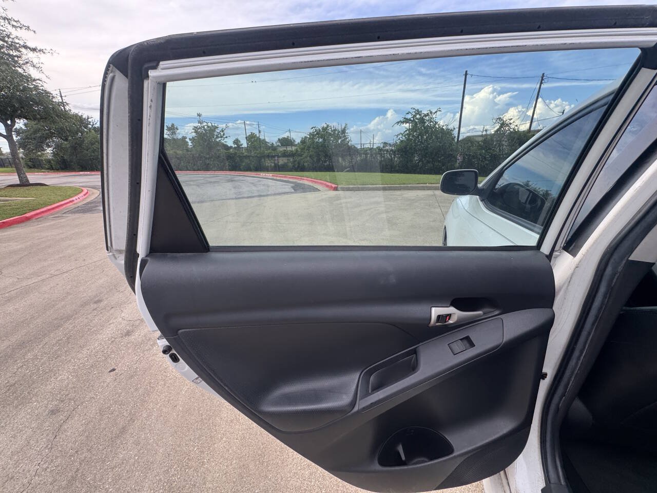 Used 2009 Toyota Matrix FWD image 26