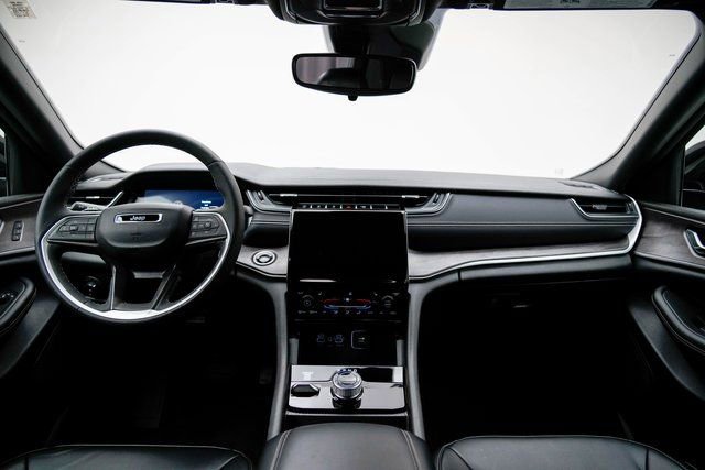 Used 2024 Jeep Grand Cherokee Limited image 26