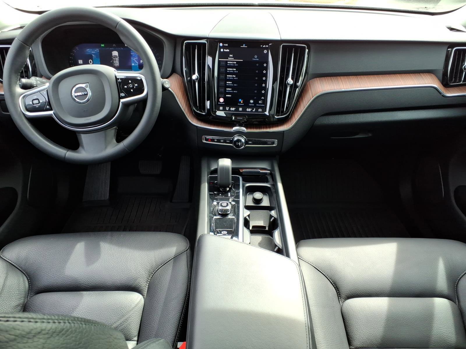 Certified 2023 Volvo XC60 B5 Plus w/ Climate Package AWD/4WD image 10