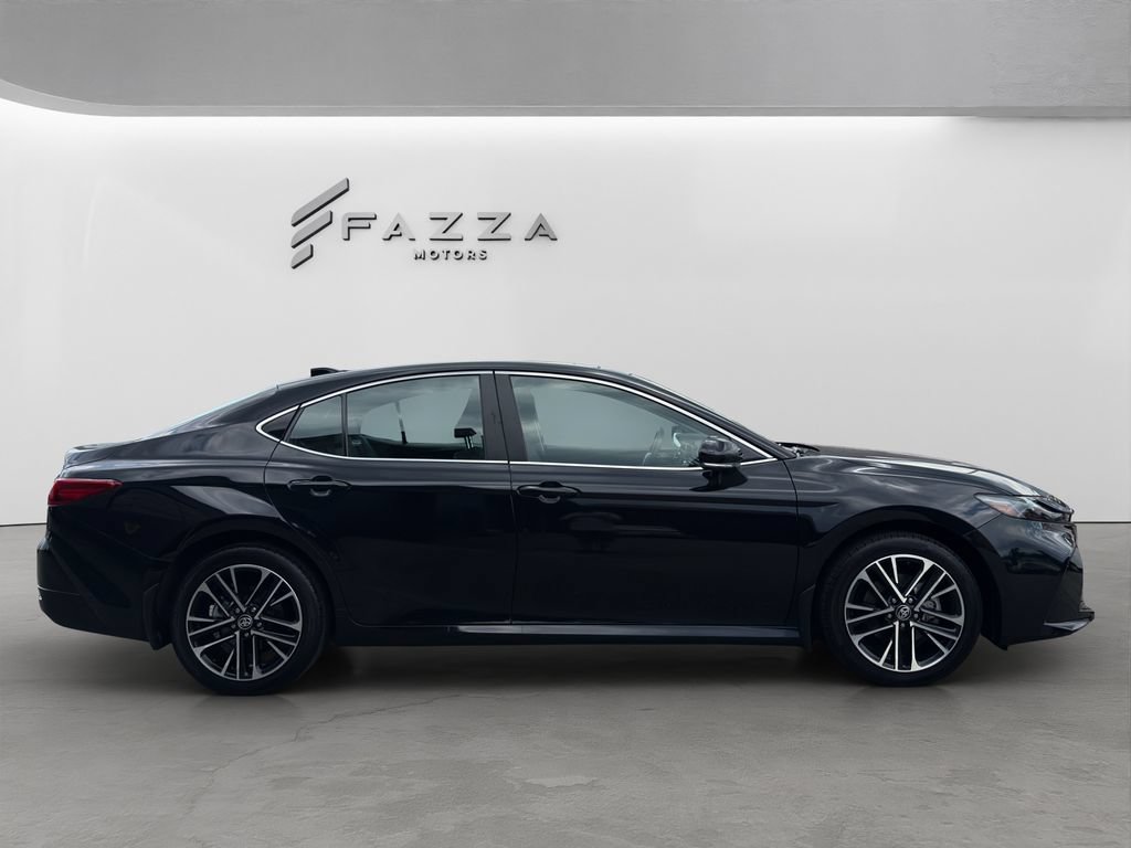 Used 2025 Toyota Camry XLE AWD/4WD image 12