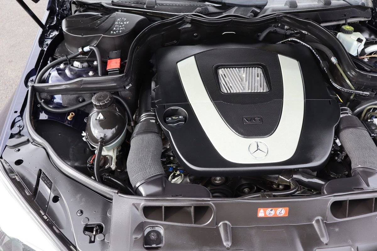 Used 2011 Mercedes-Benz C 300 4MATIC Sedan image 38