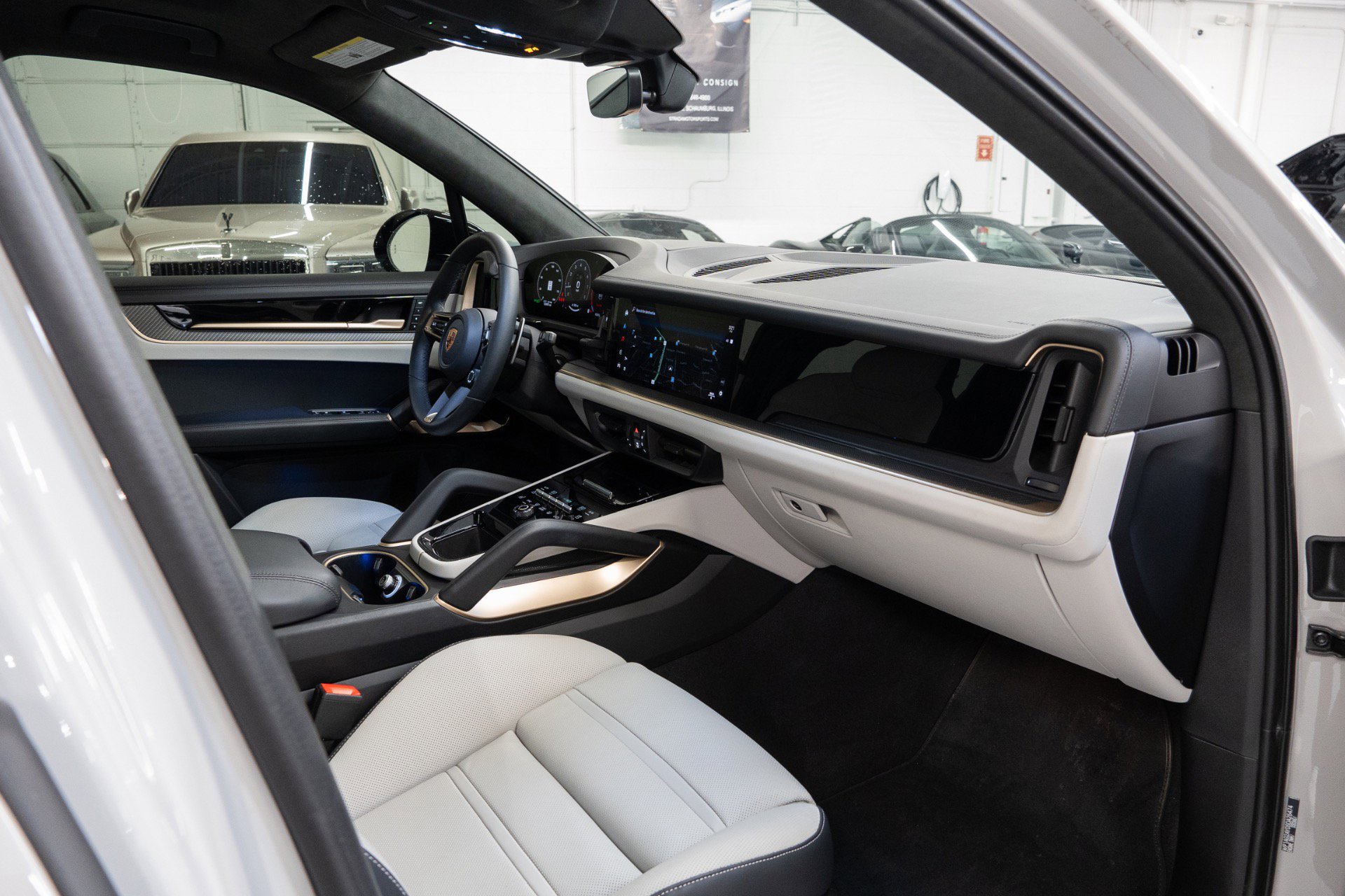 Used 2025 Porsche Cayenne GTS image 26