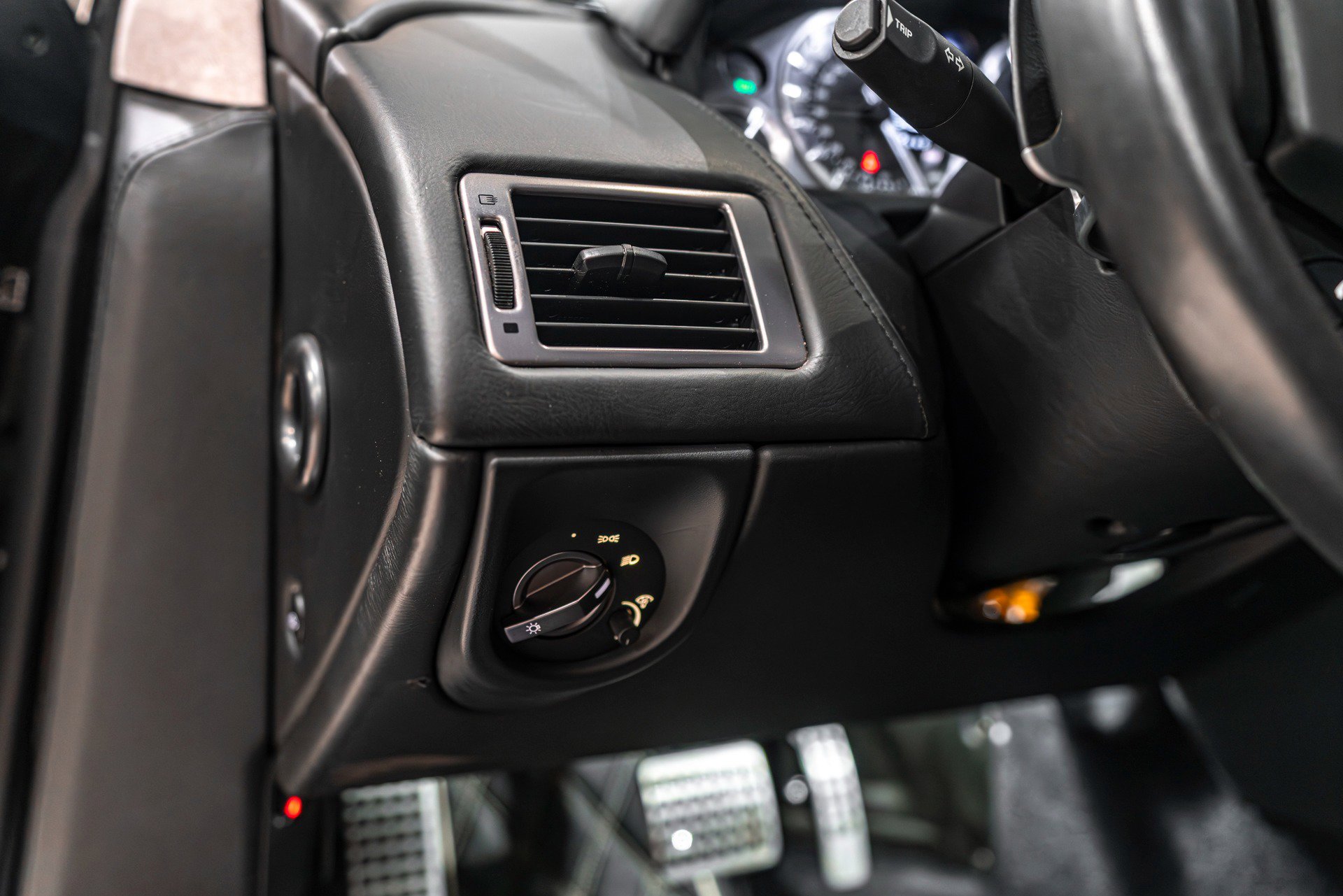 Used 2008 Aston Martin DB9 Coupe image 8