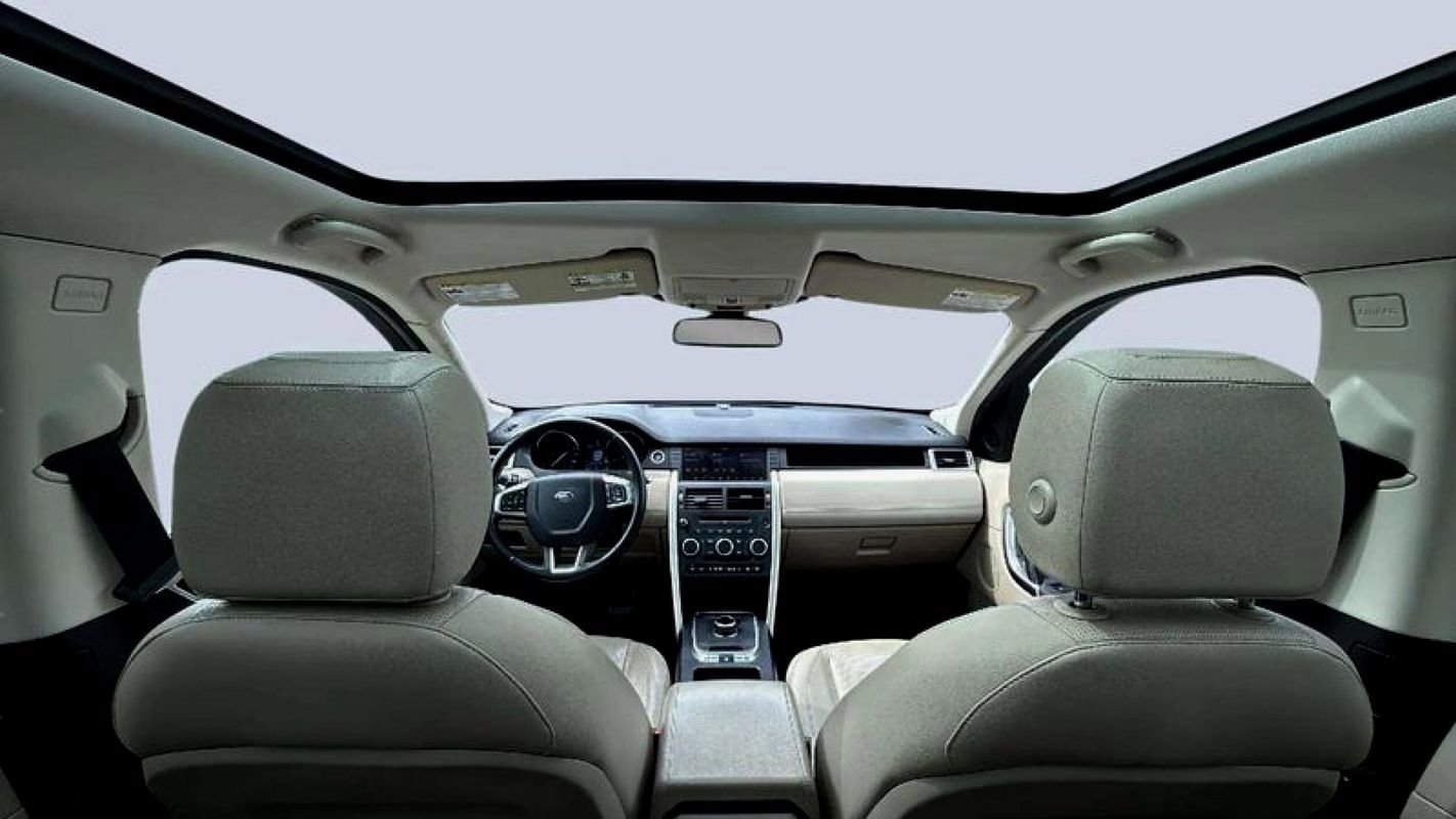 Used 2017 Land Rover Discovery Sport HSE image 10