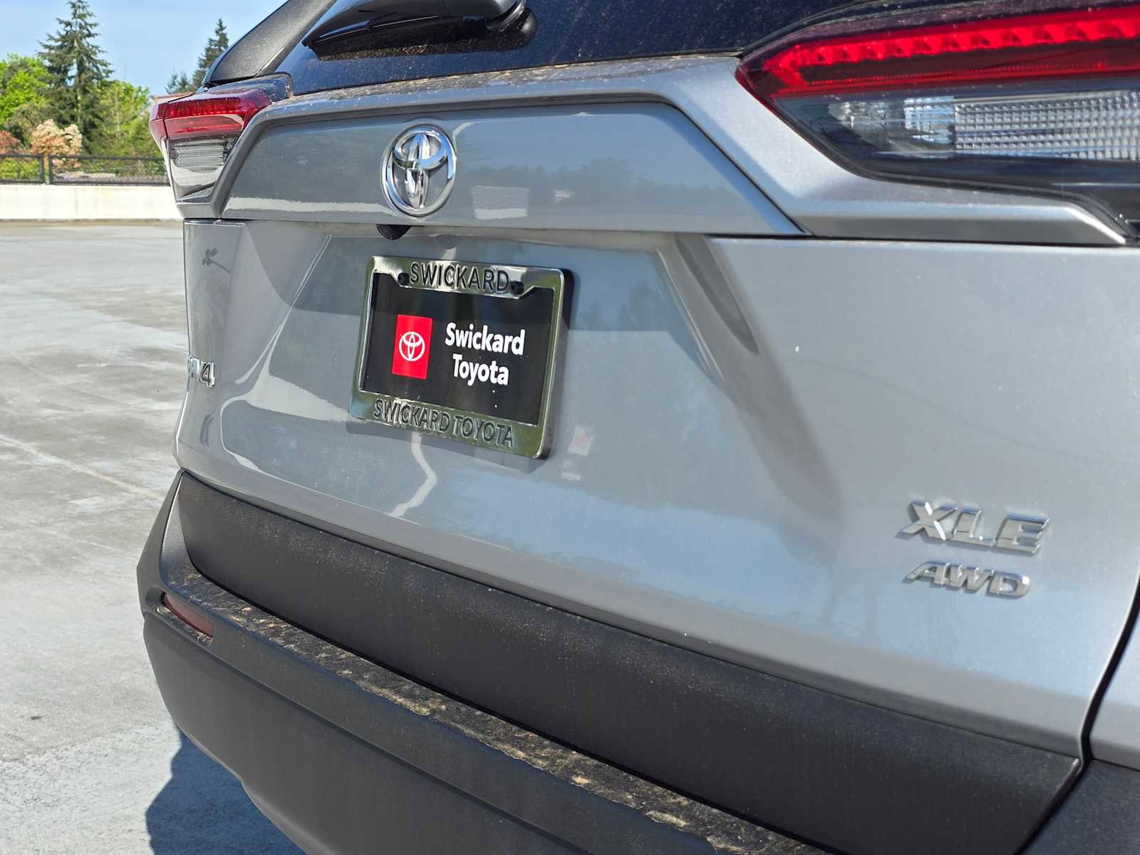 Used 2020 Toyota RAV4 XLE w/ XLE Grade Weather Package AWD/4WD image 13