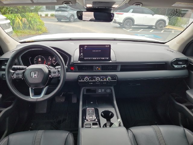 Used 2025 Honda Pilot EX-L image 11