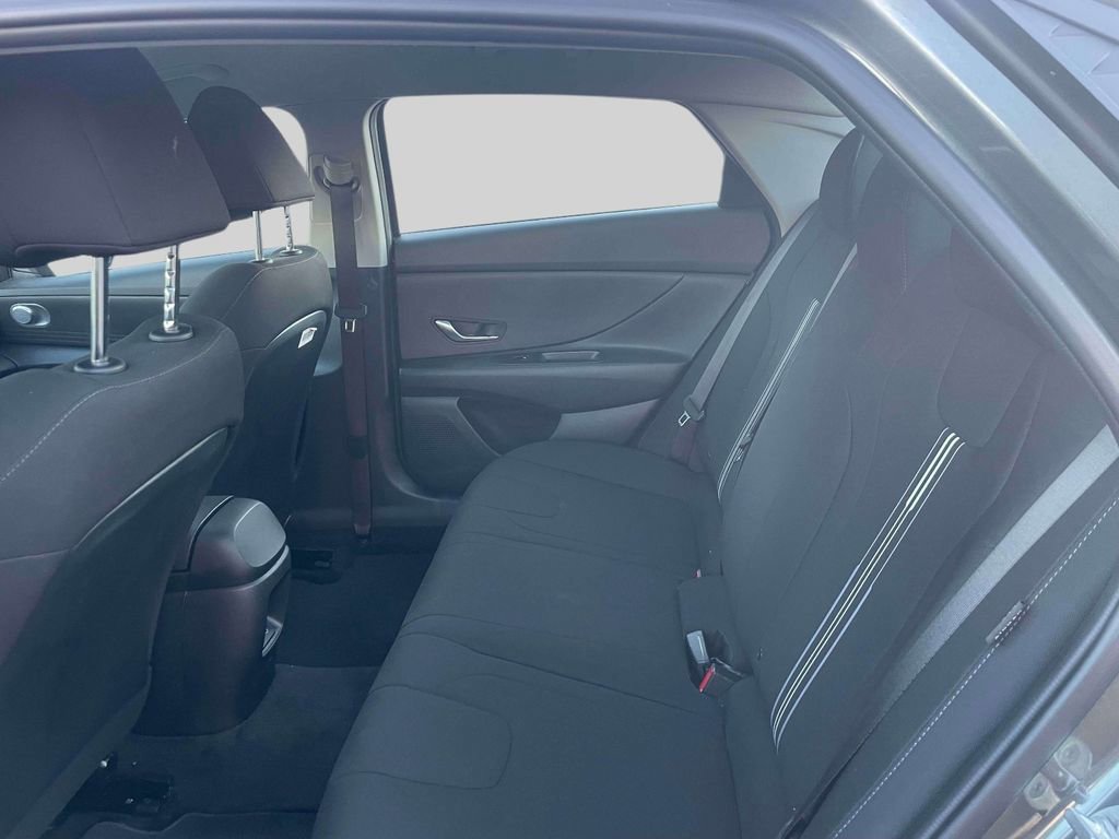 Used 2024 Hyundai Elantra SEL image 12