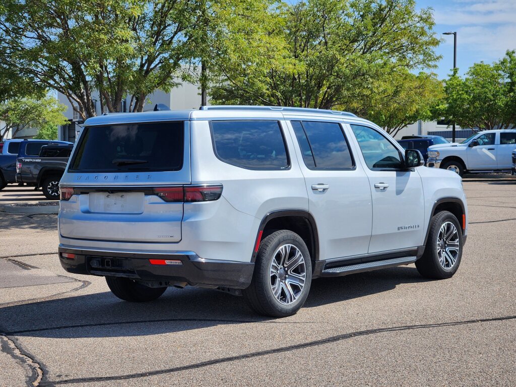 Used 2024 Jeep Wagoneer Series II w/ Flexible Seating Group image 3