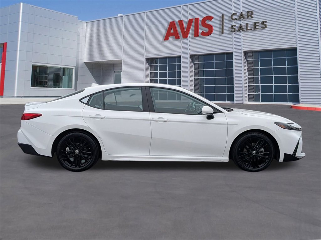Used 2025 Toyota Camry LE image 5