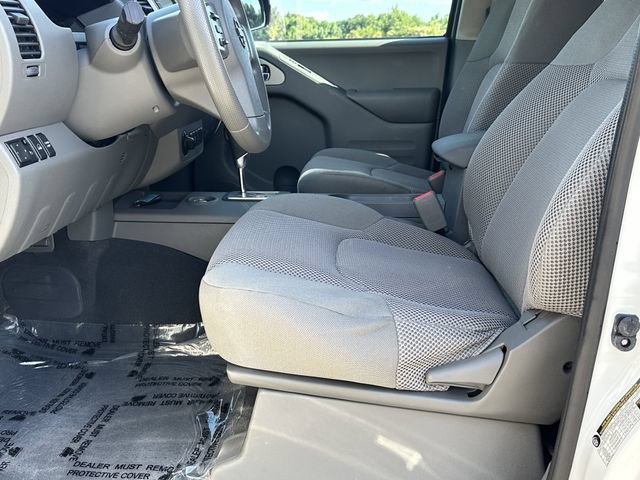 Used 2020 Nissan Frontier SV w/ Midnight Edition Floor Mats AWD/4WD image 11