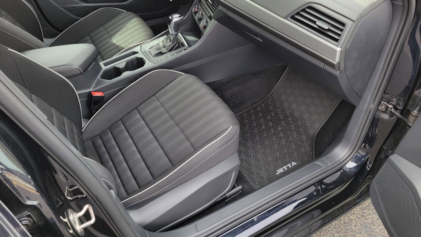 Used 2023 Volkswagen Jetta Sport image 33