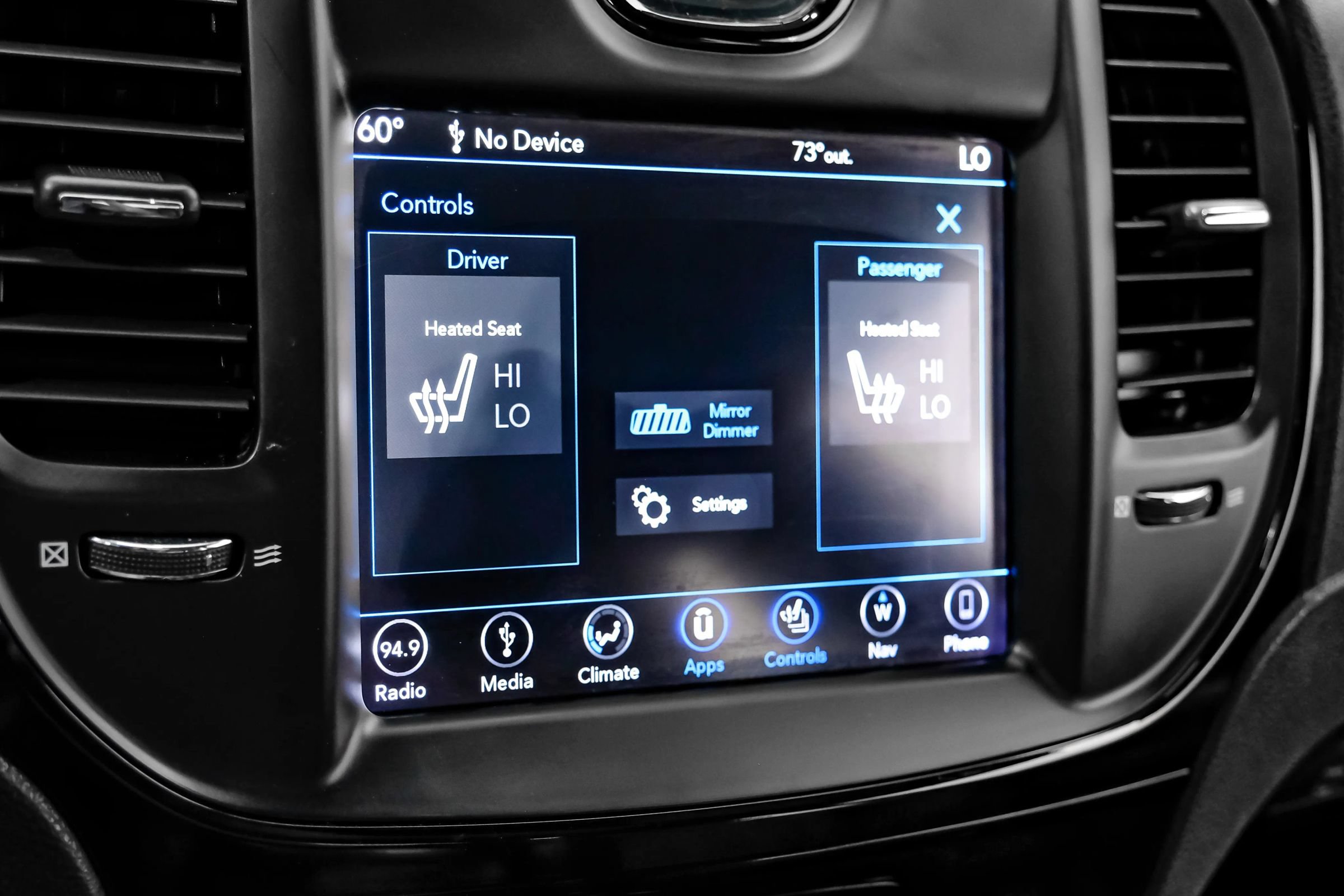 Used 2018 Chrysler 300 S w/ 300S Premium Group RWD image 39