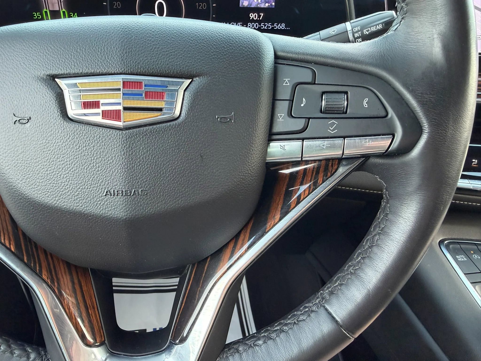 Used 2023 Cadillac Escalade Premium Luxury w/ Performance Package image 35