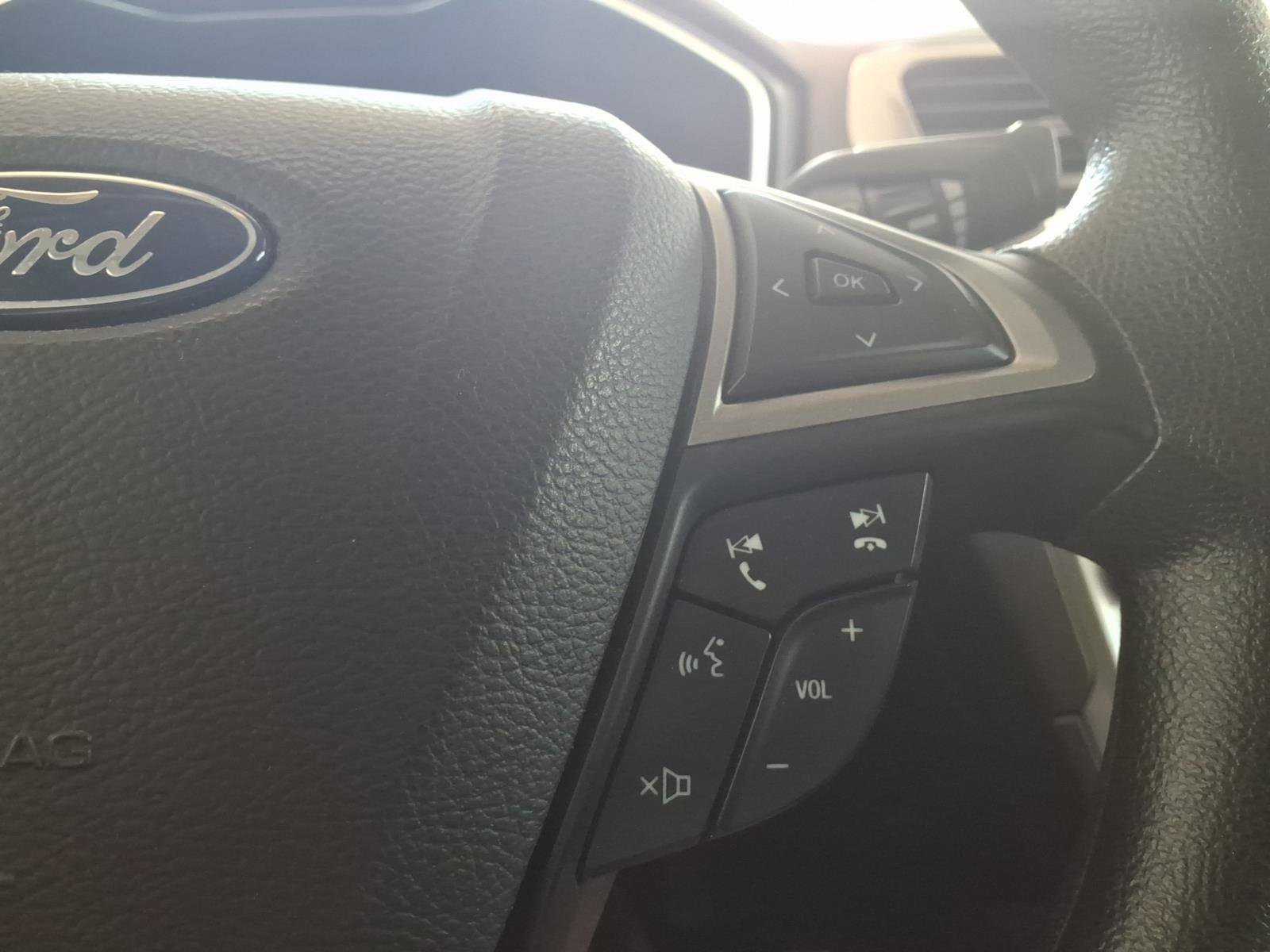 Used 2019 Ford Fusion SE FWD image 27