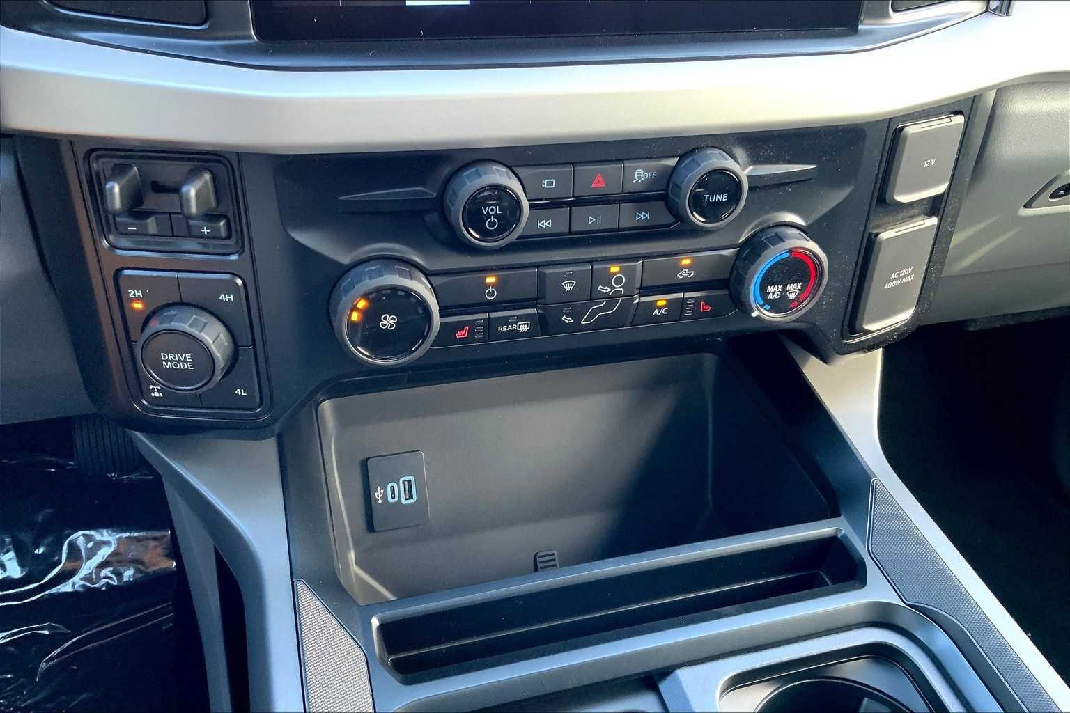 New 2026 Ford F350 XLT w/ XLT Premium Package AWD/4WD image 15