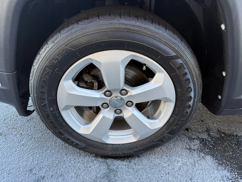Used 2021 Jeep Compass Latitude FWD image 30