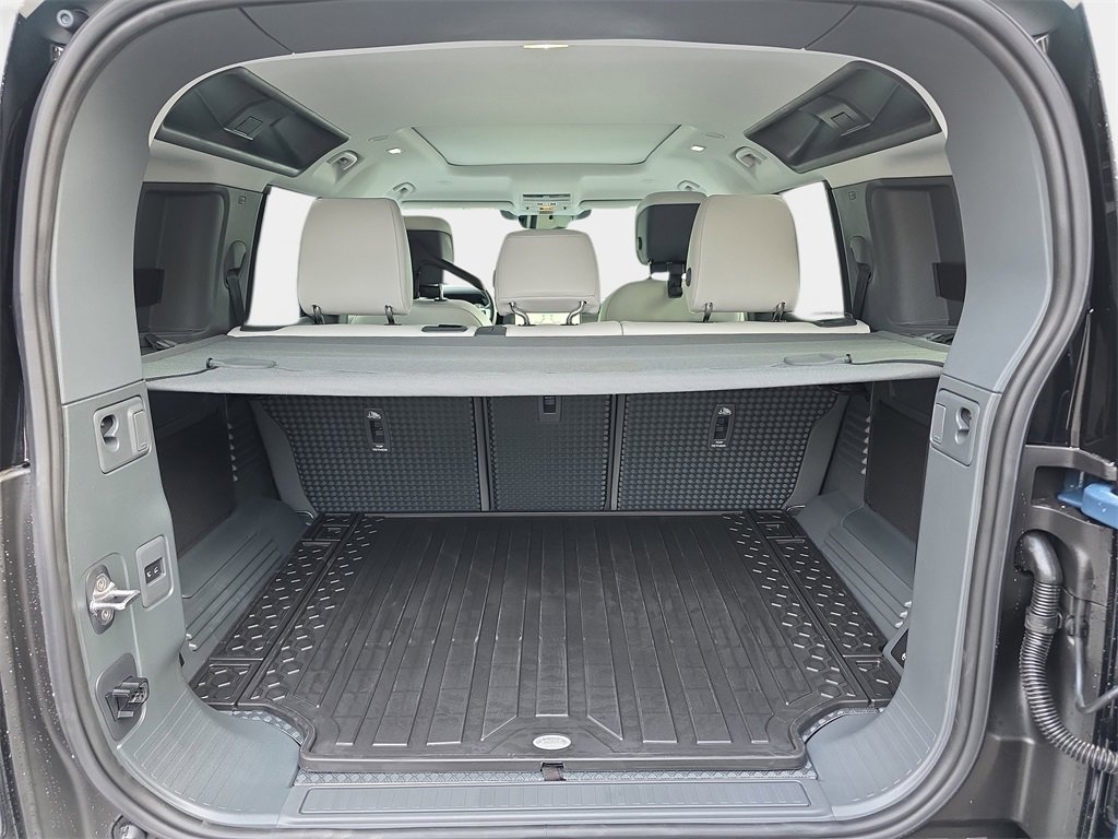 New 2026 Land Rover Defender 110 S image 12