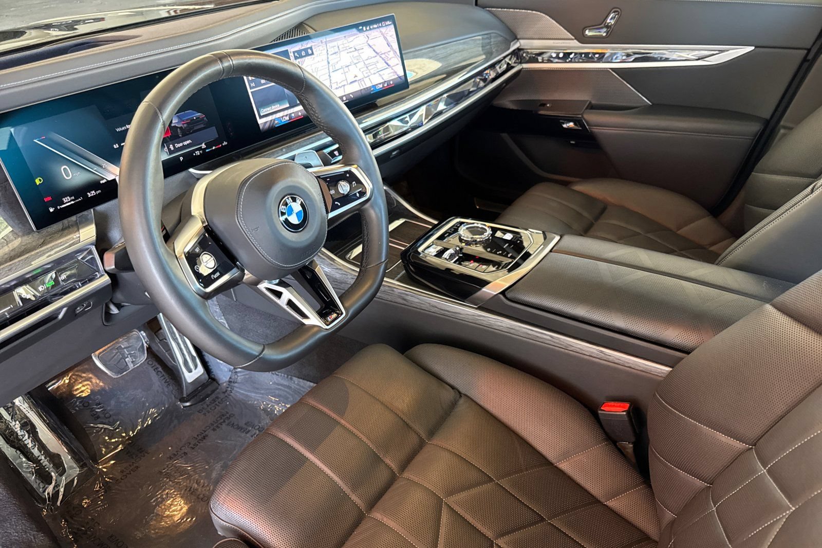 Used 2023 BMW 760i xDrive w/ Luxury Rear Seating Package AWD/4WD image 10