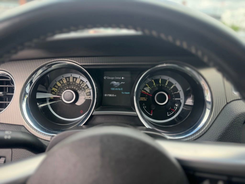 Used 2013 Ford Mustang GT Premium w/ Electronics Pkg RWD image 34