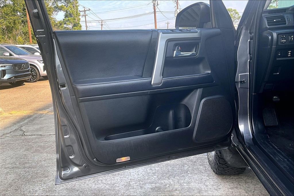 Used 2018 Toyota 4Runner SR5 Premium image 24