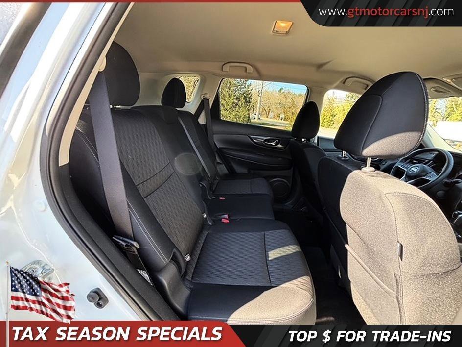 Used 2020 Nissan Rogue SV image 19