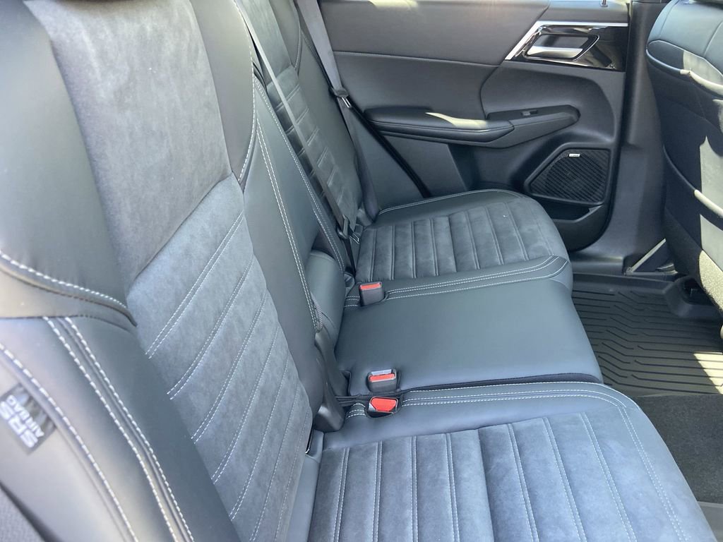 New 2026 Mitsubishi Outlander AWD image 24