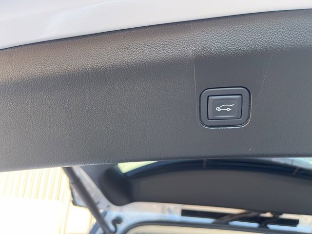 Used 2024 Buick Enclave Avenir w/ Avenir Technology Package image 11