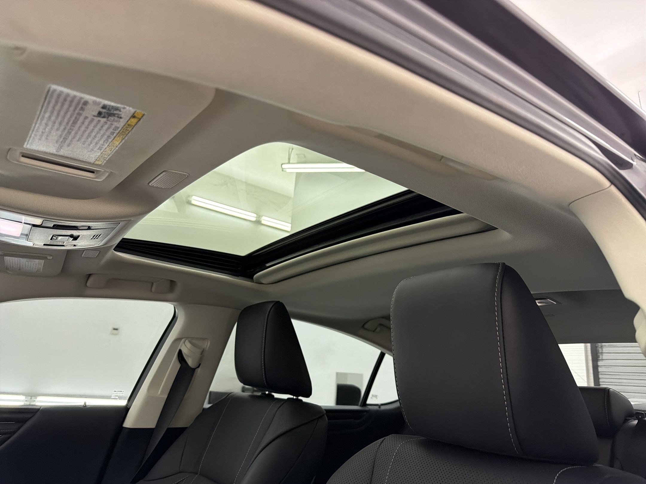 Certified 2023 Lexus ES 300h w/ Luxury Package FWD image 16