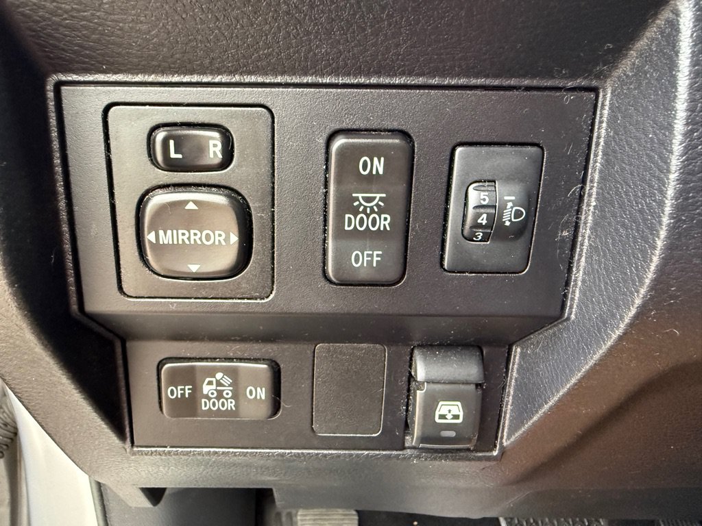Used 2017 Toyota Tundra SR5 w/ TRD Off Road Package AWD/4WD image 18