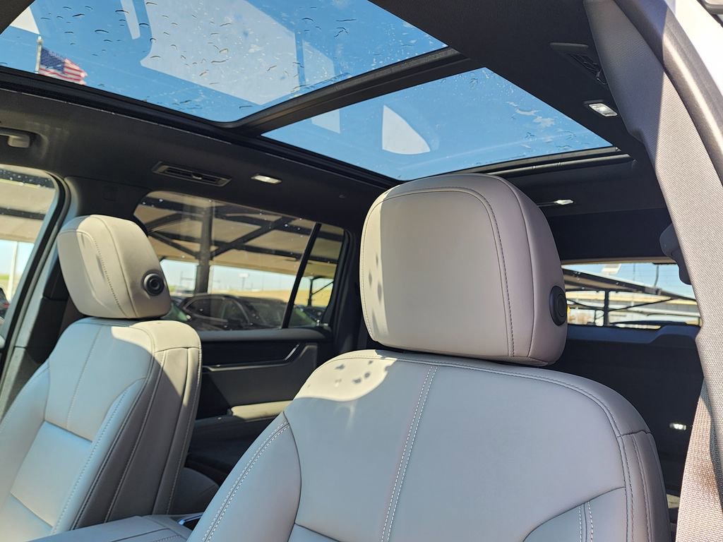New 2026 GMC Acadia Elevation image 17
