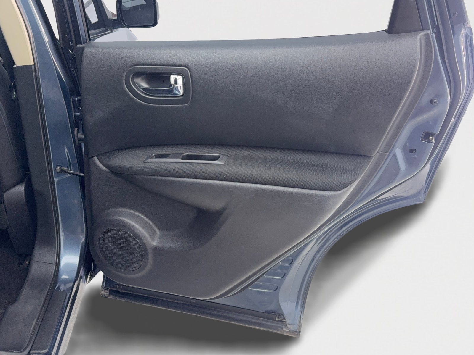Used 2015 Nissan Rogue S FWD image 43