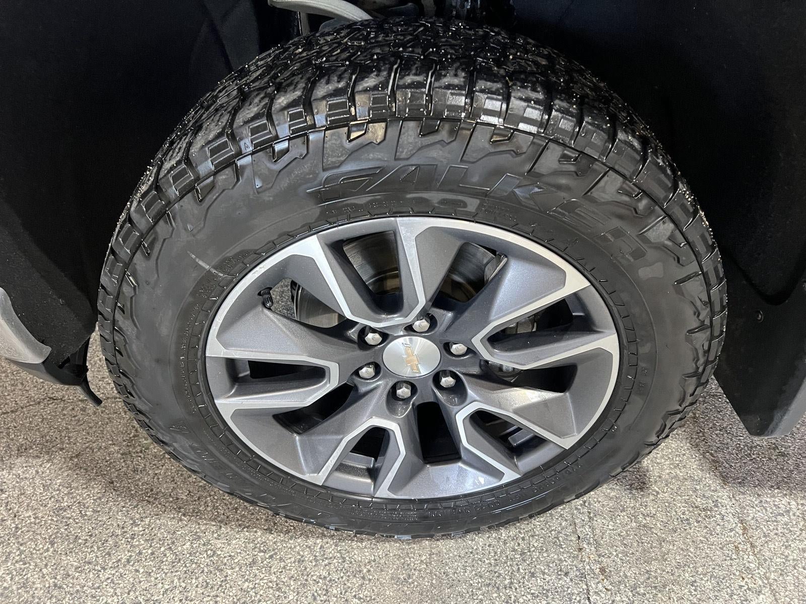 Used 2021 Chevrolet Silverado 1500 LT AWD/4WD image 27