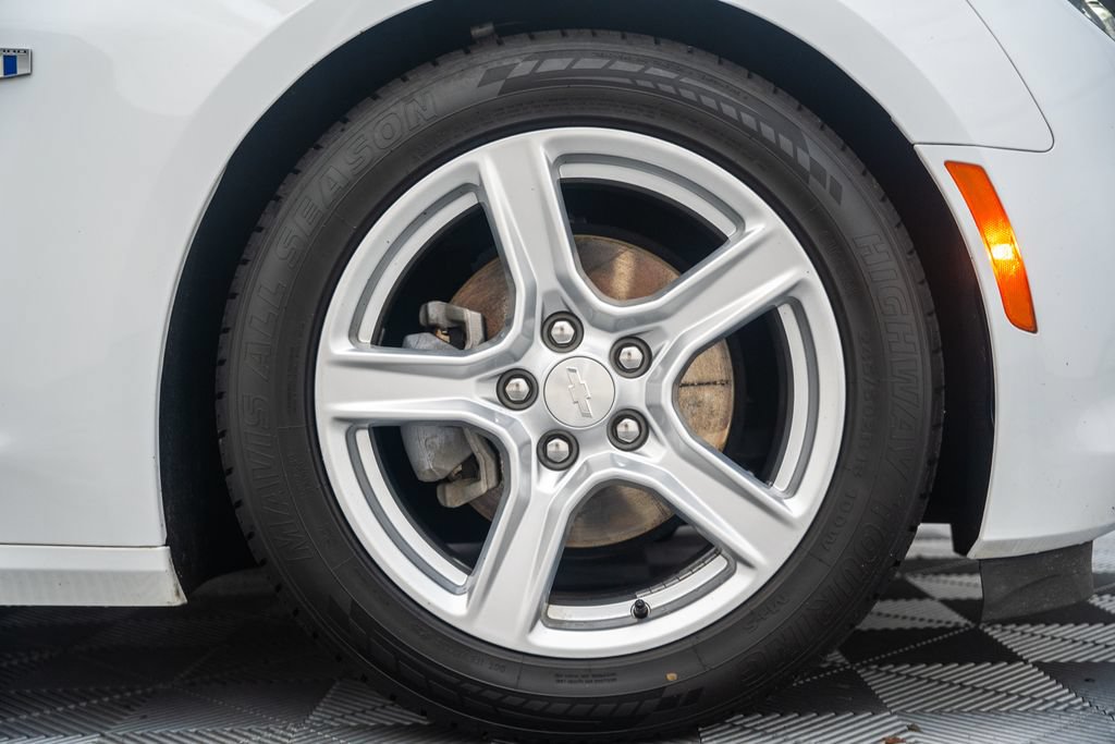 Used 2023 Chevrolet Camaro LT RWD image 16