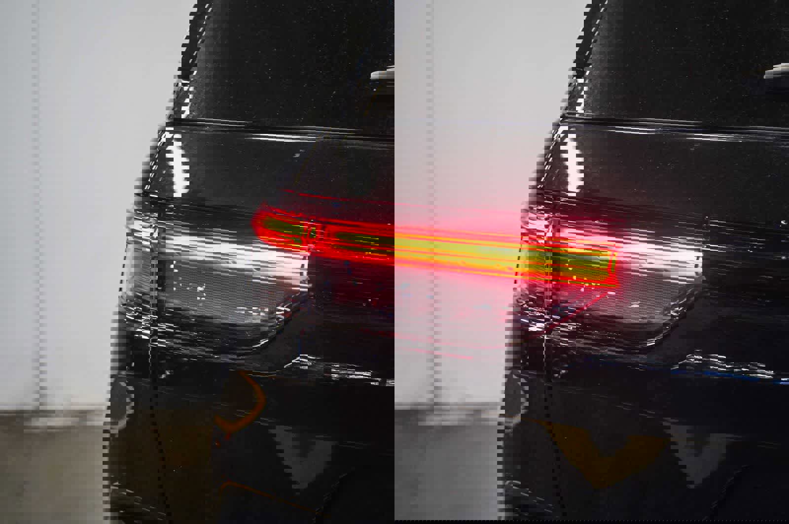 Used 2023 Jeep Grand Cherokee 4WD 4xe w/ Luxury Tech Group II image 11