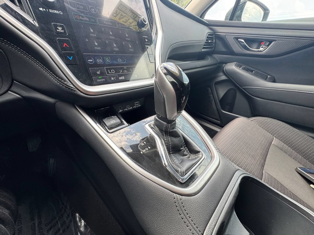 Used 2025 Subaru Outback Premium AWD/4WD image 28