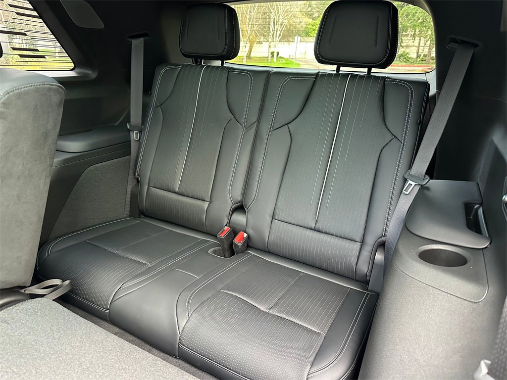 New 2026 Cadillac Vistiq Sport image 17