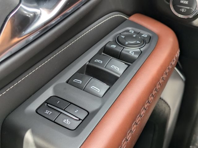 Used 2023 GMC Yukon XL Denali Ultimate AWD/4WD image 29