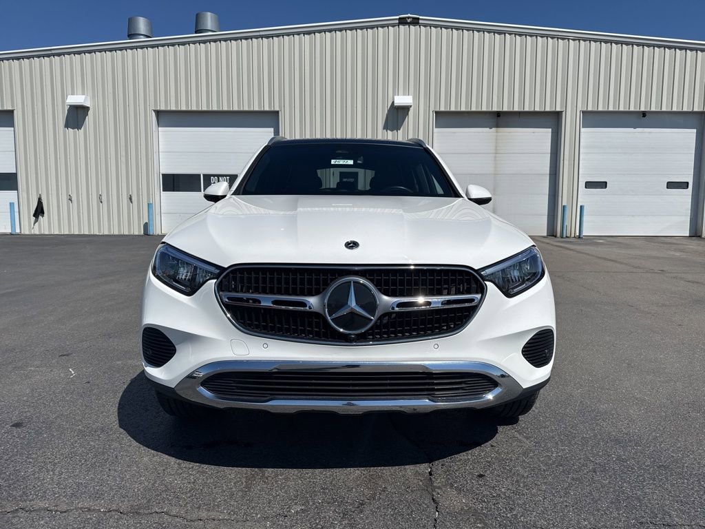 Used 2023 Mercedes-Benz GLC 300 4MATIC image 2