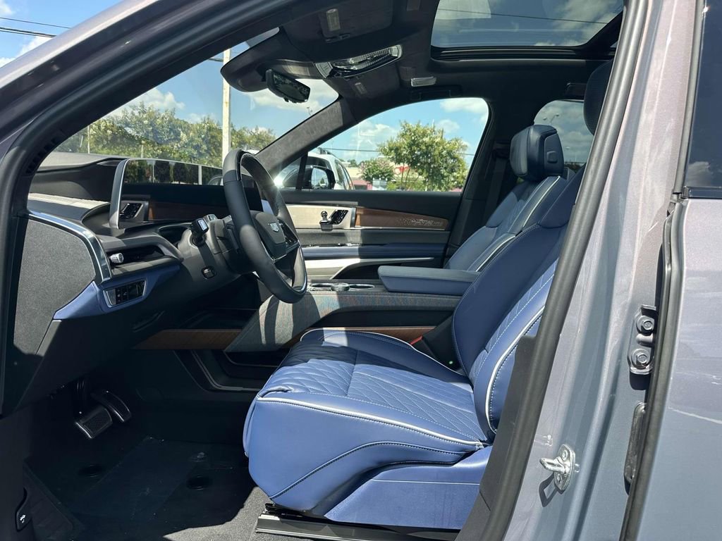 New 2026 Cadillac Vistiq Premium Luxury image 16