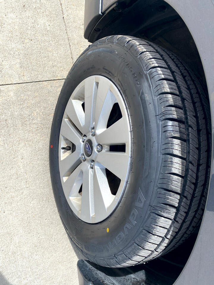 Used 2018 Subaru Outback 2.5i Premium image 11