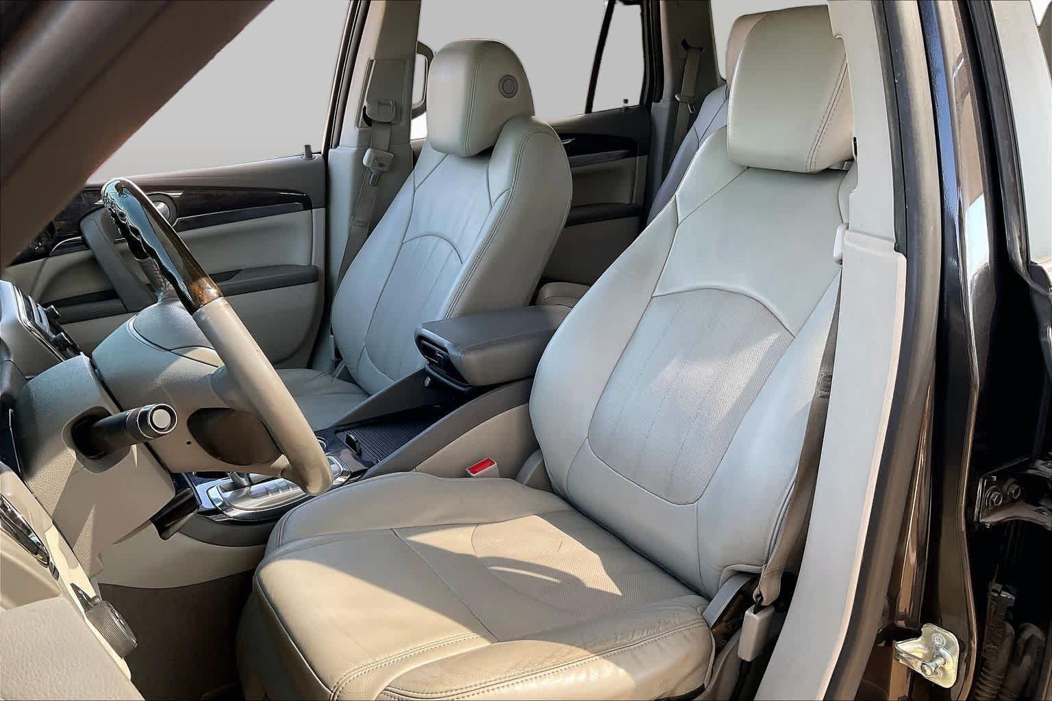 Used 2015 Buick Enclave Leather w/ Trailering Package FWD image 7