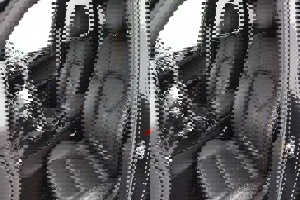 Used 2018 Porsche Macan image 16