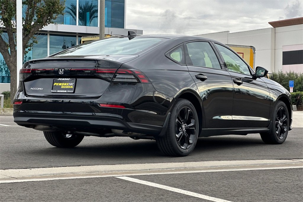 New 2025 Honda Accord SE image 4